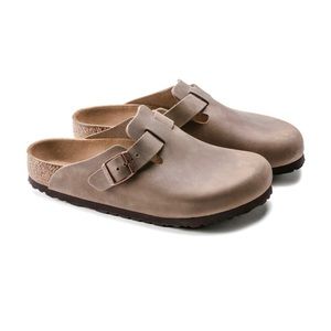 Birkenstock Bostons Oiled Leather in Tobacco Brown